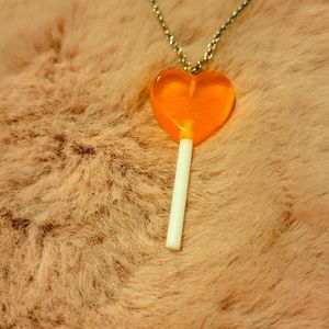 Heart pop necklace